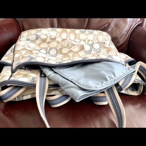 Unique coach diaper bag! Pristine condition. - Picture 6 of 6